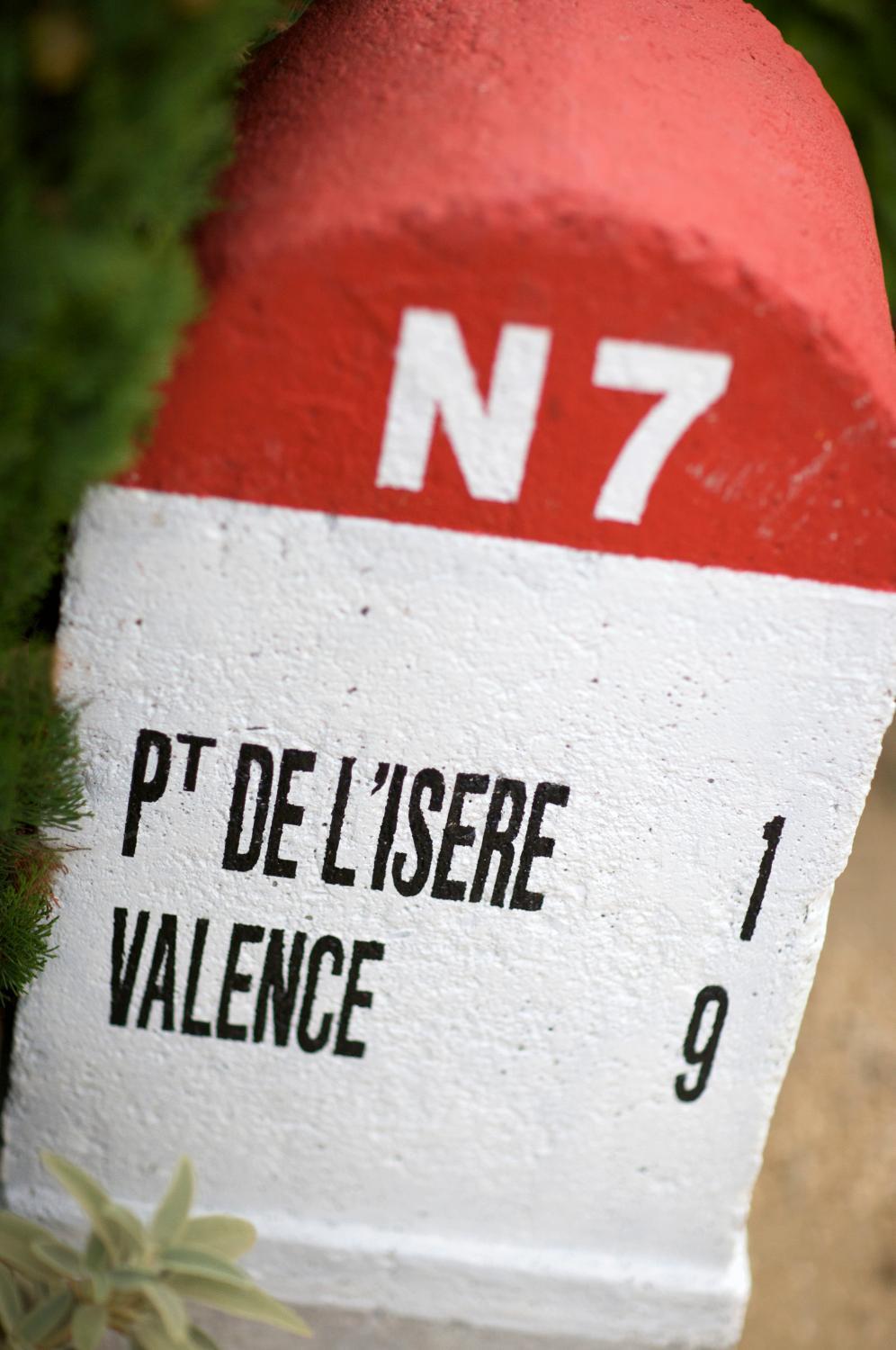 米歇尔尚布兰酒店 Pont-de-lʼIsère 外观 照片